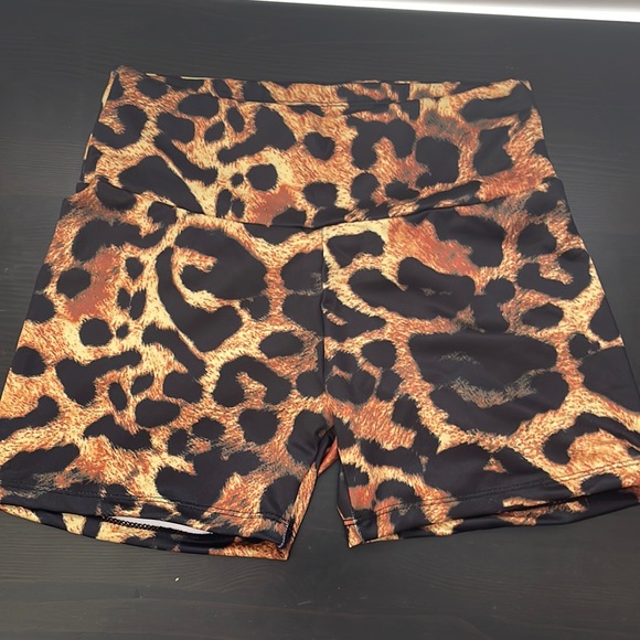 Workout Yoga Shorts - Picture 2 of 8